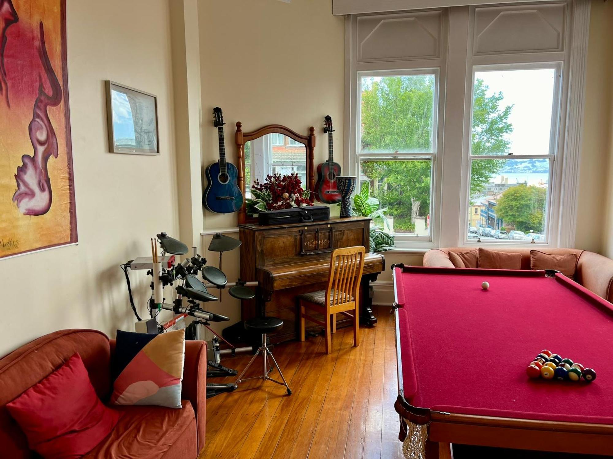 Chalet Backpackers Dunedin Exterior photo